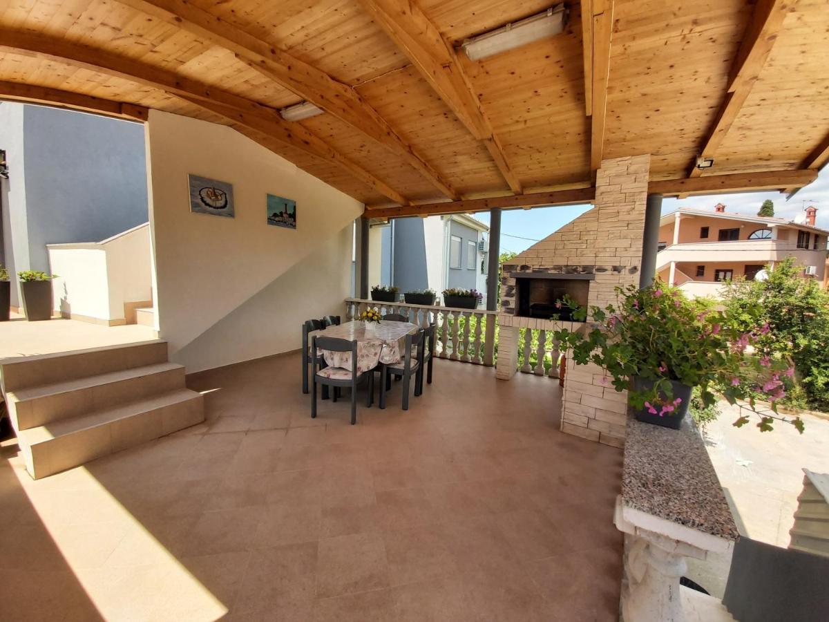 Apartman Ana Stinjan Exterior photo