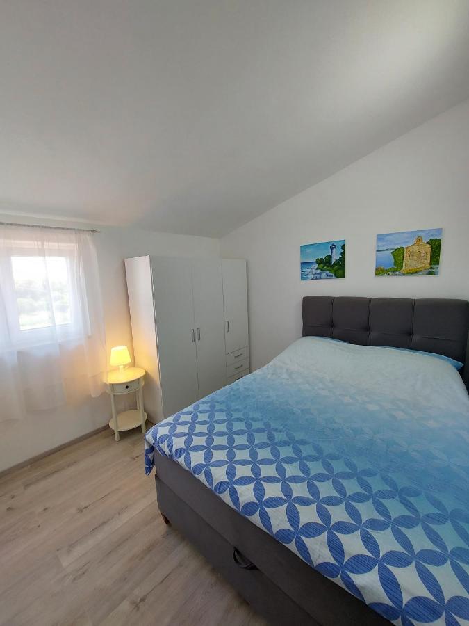 Apartman Ana Stinjan Exterior photo