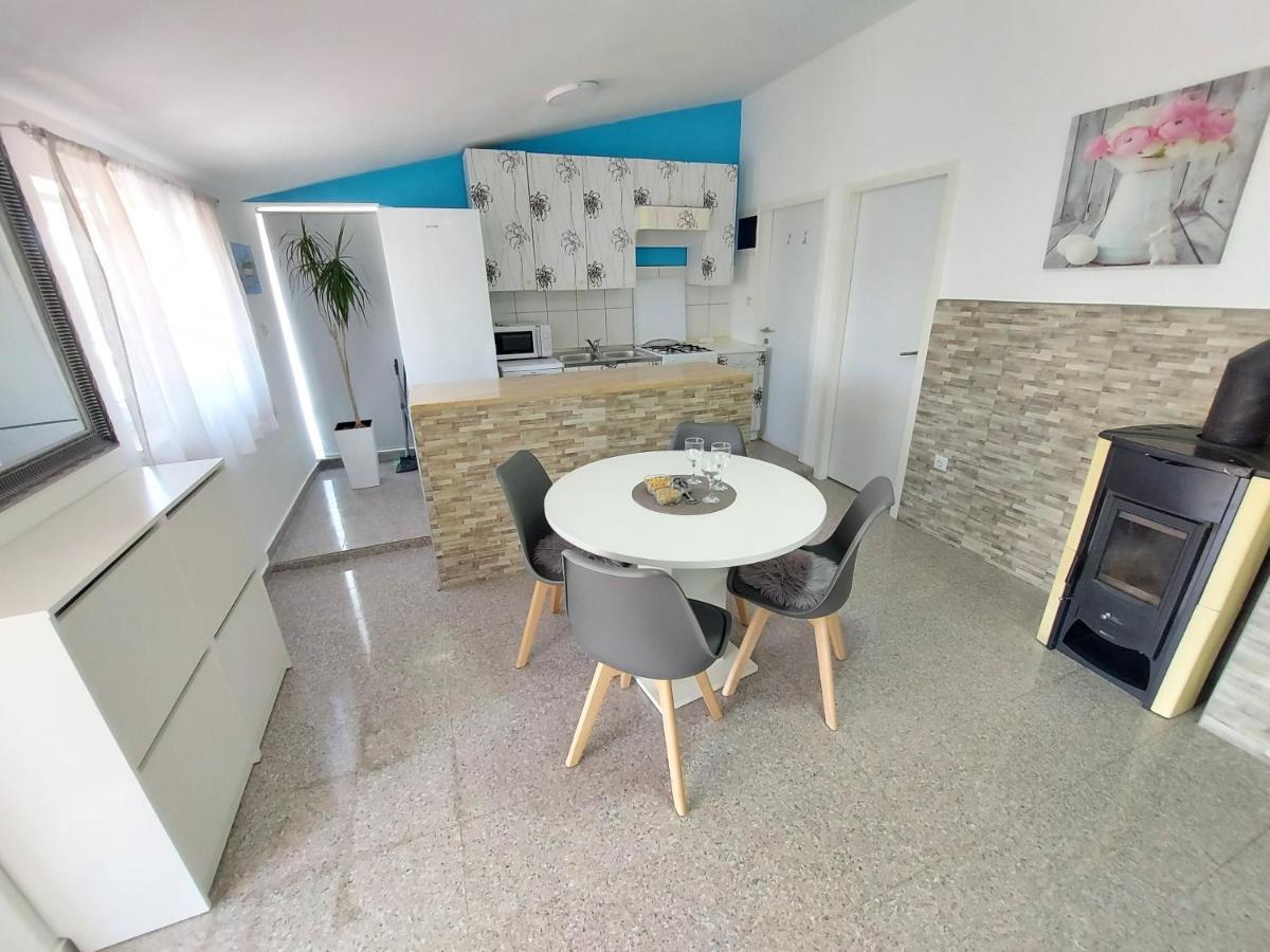 Apartman Ana Stinjan Exterior photo