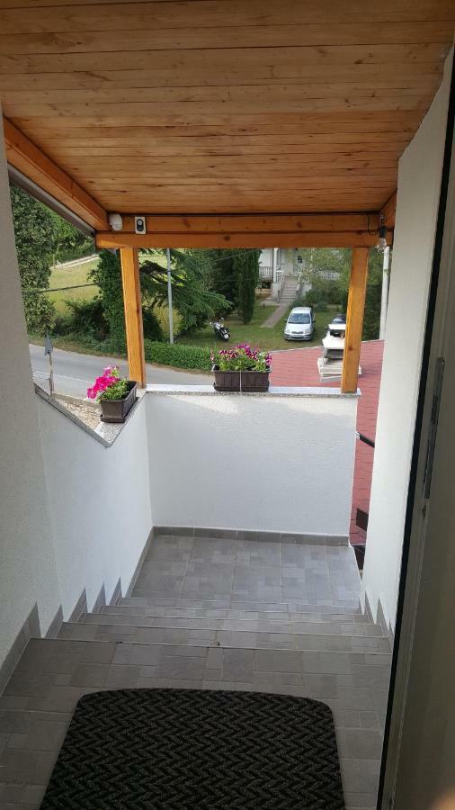 Apartman Ana Stinjan Exterior photo